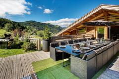 Luxury Commercial Ski Lodge - La terrasse suspendue